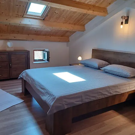 Casa *